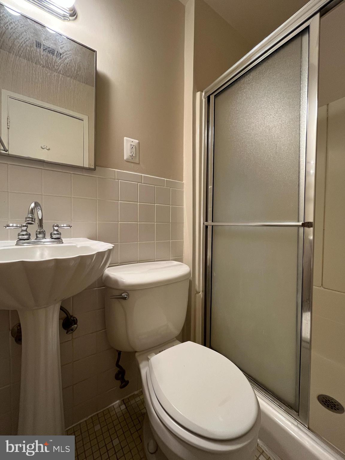 8034 Inverness Ridge Road Potomac, MD 20854 - Photo 15 of 31 Gallery Image 15