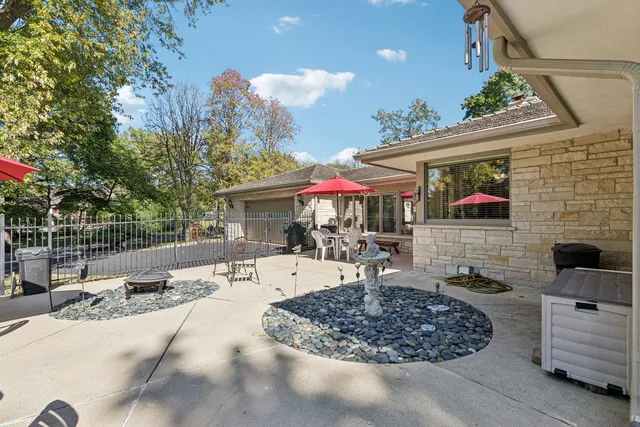 $724,900 | 1090 Roselle Road, Inverness, IL 60067