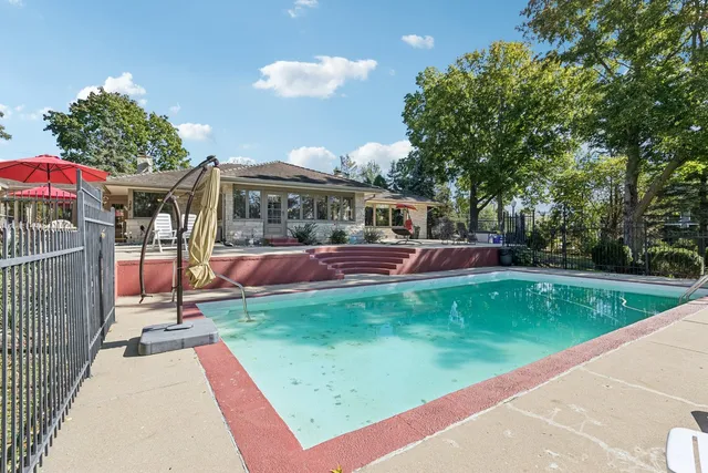 $724,900 | 1090 Roselle Road, Inverness, IL 60067