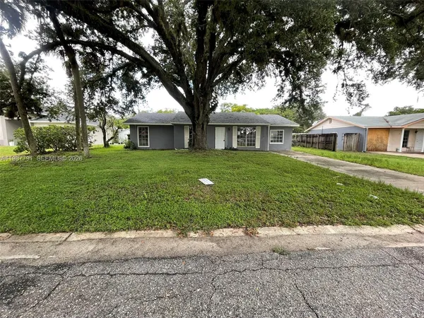 $2,250 | 4030 School Circle, LaBelle, FL 33935