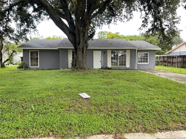 $2,250 | 4030 School Circle, LaBelle, FL 33935