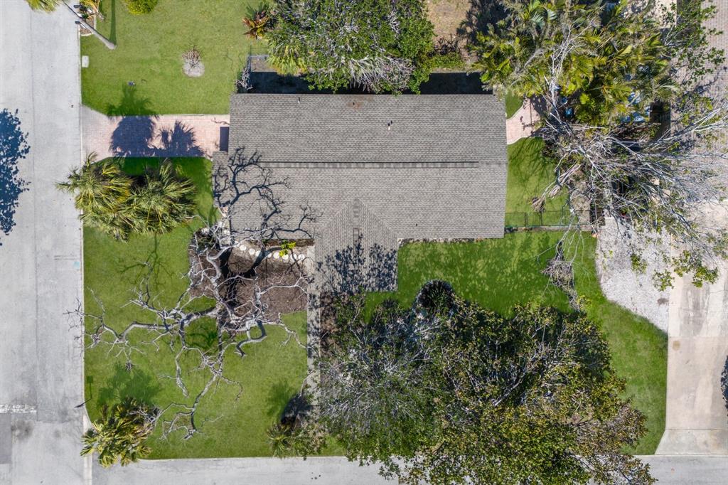 640 Fox Street Longboat Key, FL 34228 - Photo 24 of 55 Gallery Image 24