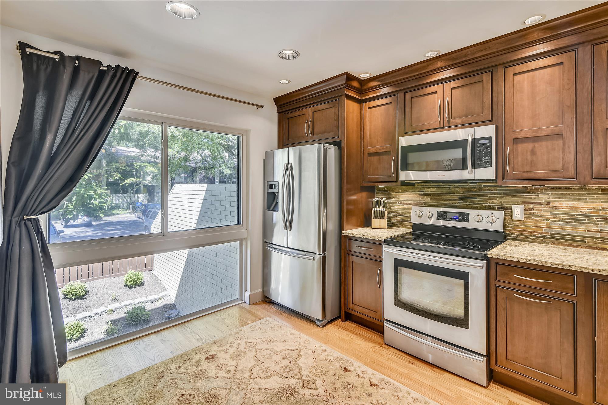 11176 Saffold Way Reston, VA 20190 - Photo 4 of 66
