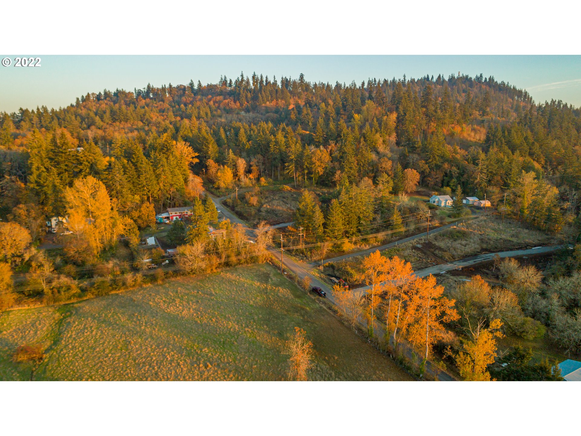 33071 Berlin Road, Unit 2 Lebanon, OR 97355 - Photo 4 of 11 a black and white photo of a lake