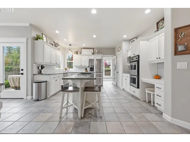 $915,000 | 17140 Fir Drive, Sandy, OR 97055