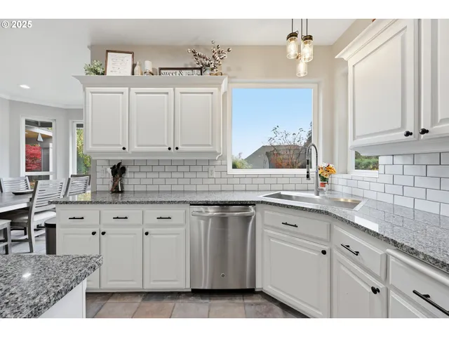 $915,000 | 17140 Fir Drive, Sandy, OR 97055