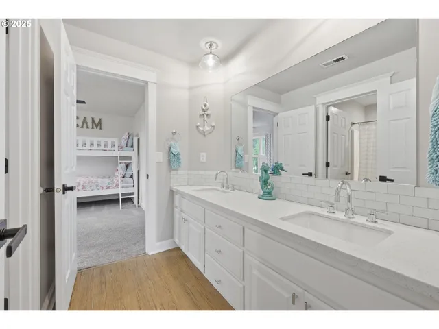 $915,000 | 17140 Fir Drive, Sandy, OR 97055