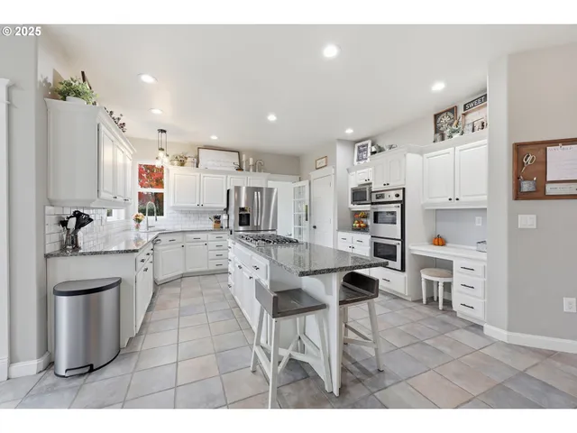 $915,000 | 17140 Fir Drive, Sandy, OR 97055