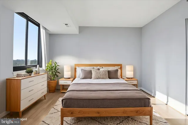 $299,000 | 3709 South George Mason Drive, Unit 912, Falls Church, VA 22041