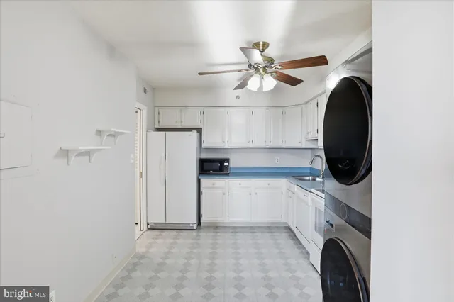 $299,000 | 3709 South George Mason Drive, Unit 912, Falls Church, VA 22041