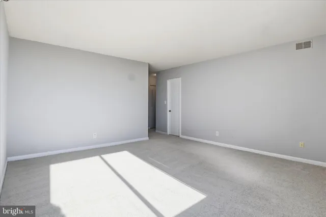 $299,000 | 3709 South George Mason Drive, Unit 912, Falls Church, VA 22041