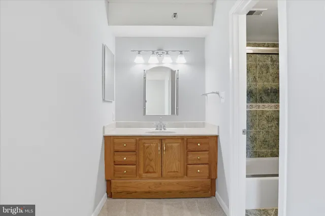 $299,000 | 3709 South George Mason Drive, Unit 912, Falls Church, VA 22041