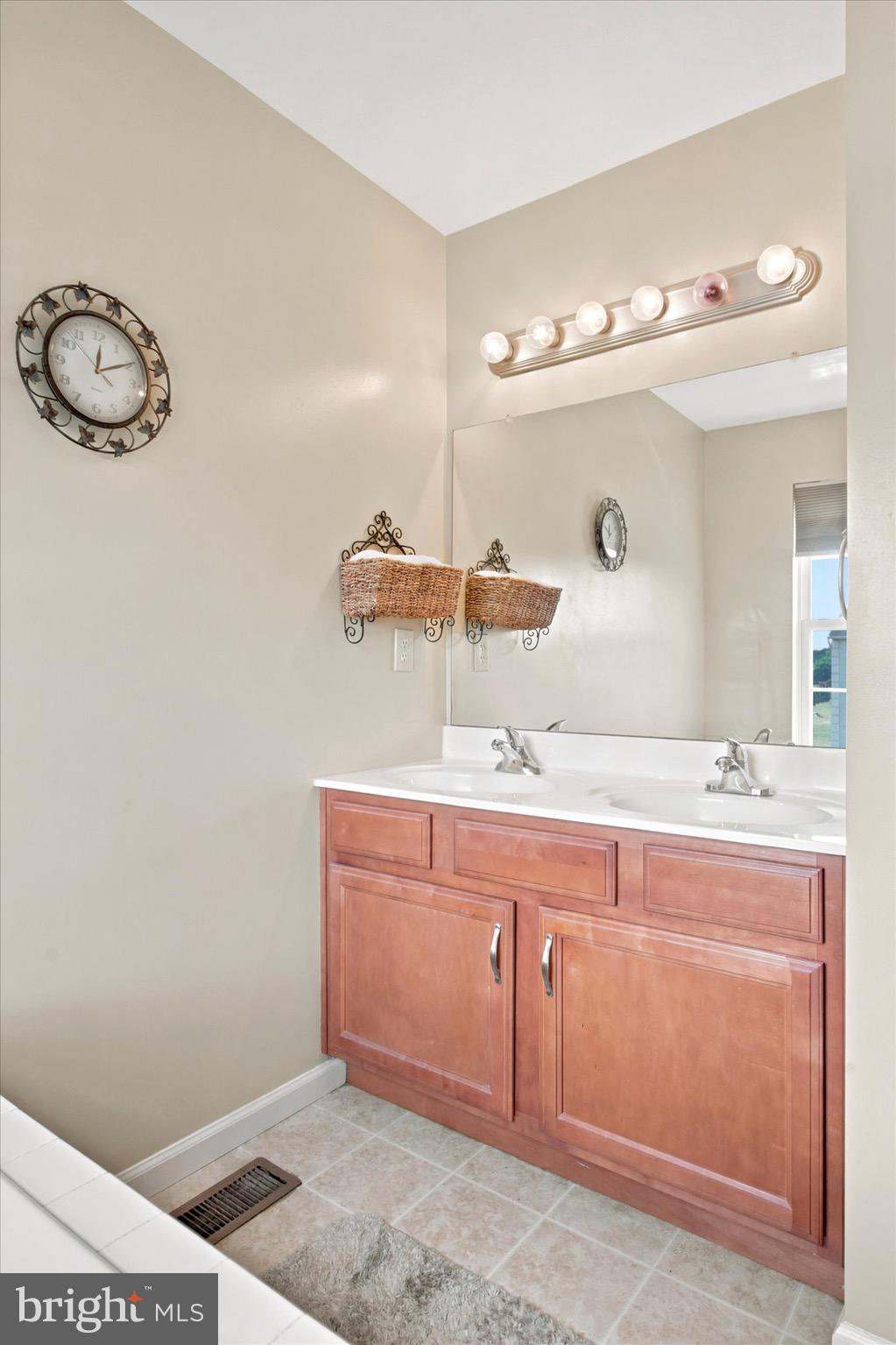 433 Buchanan Road Perkasie, PA 18944 - Photo 16 of 26 Master bath
