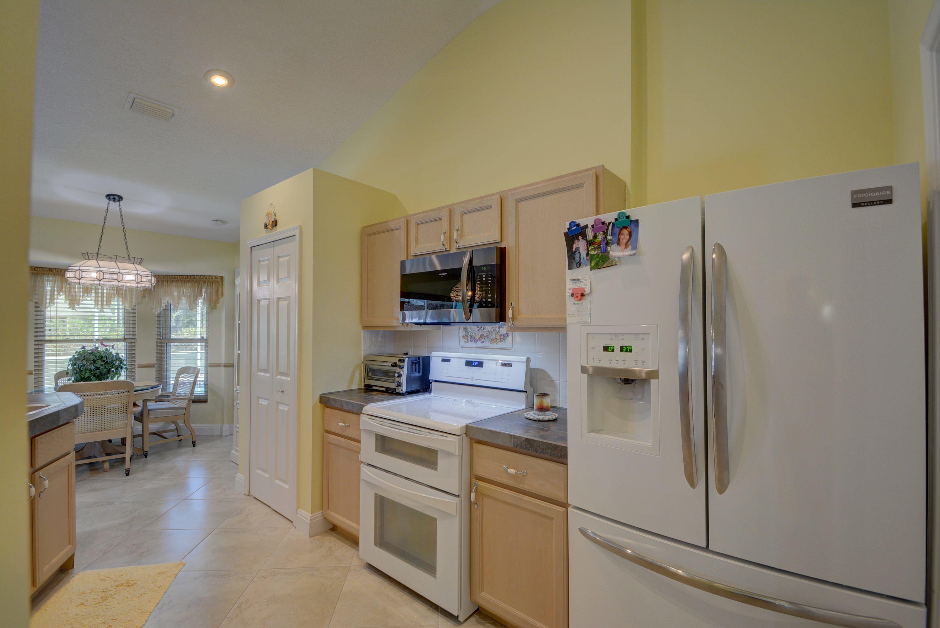 415 Southeast Cork Road Port St. Lucie, FL 34984 - Photo 10 of 30 12_710_0039_40_41_42_43