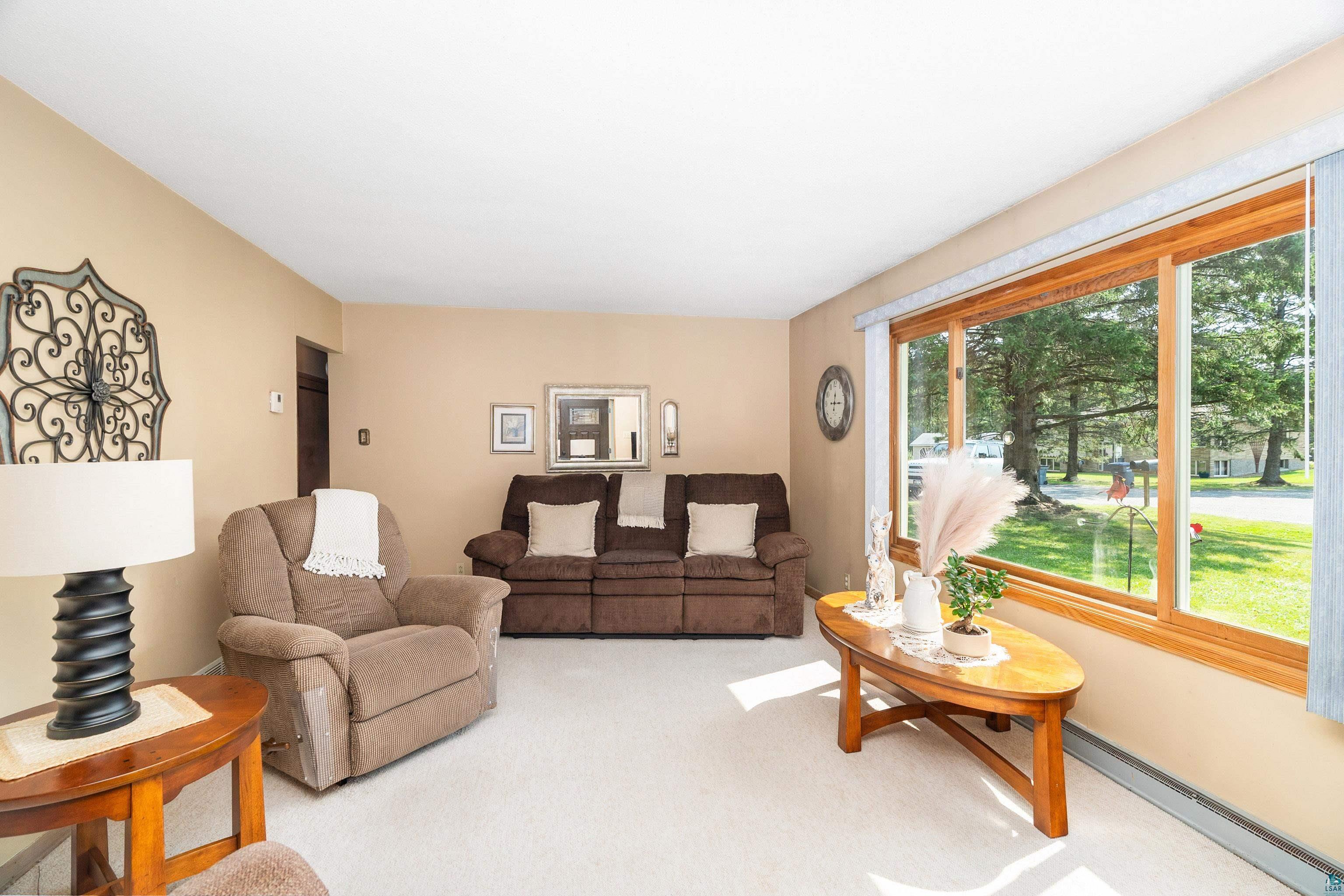 141 Alice Street Proctor, MN 55810 - Photo 4 of 46 Living Room