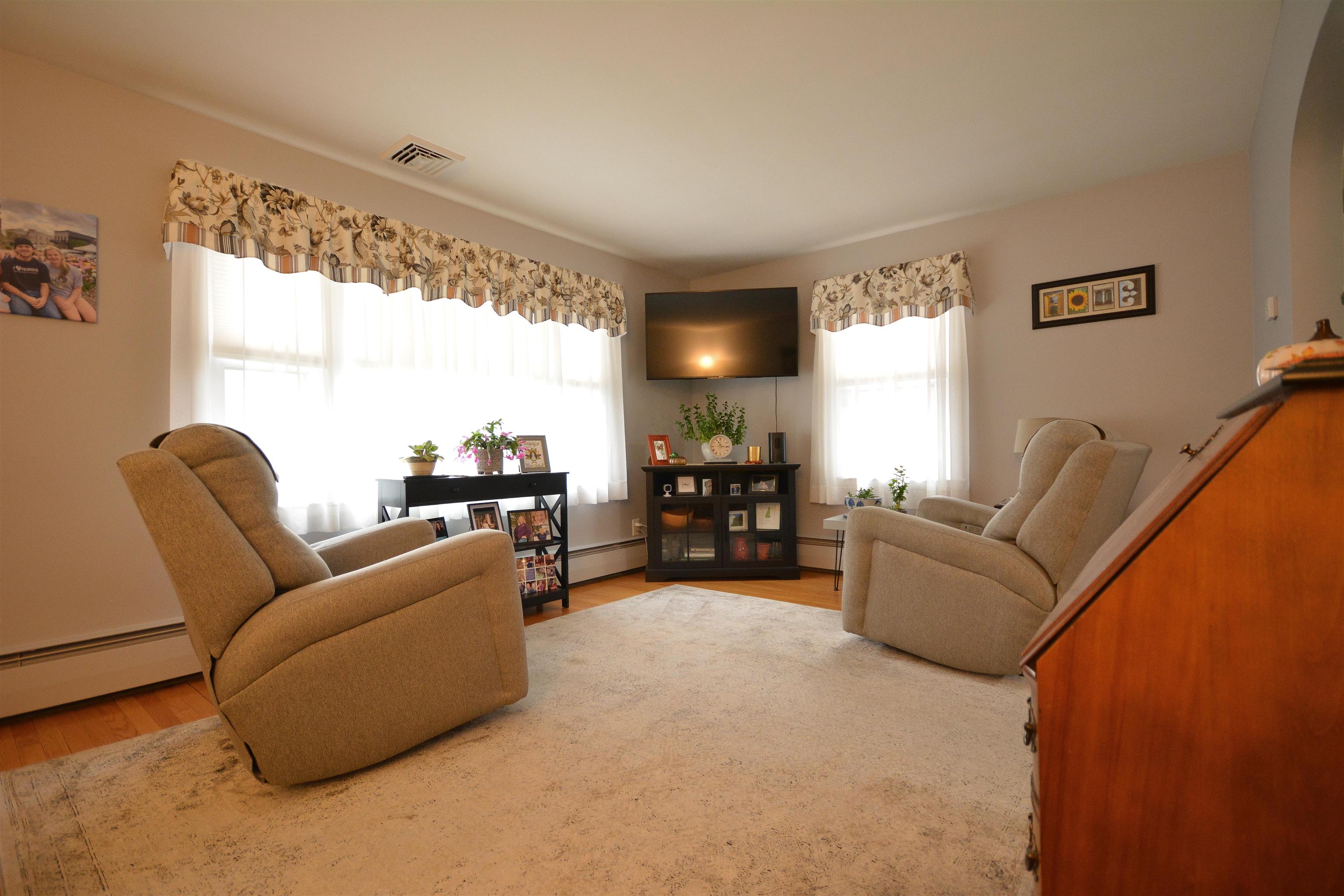 46 Perham Street Nashua, NH 03064 - Photo 12 of 31