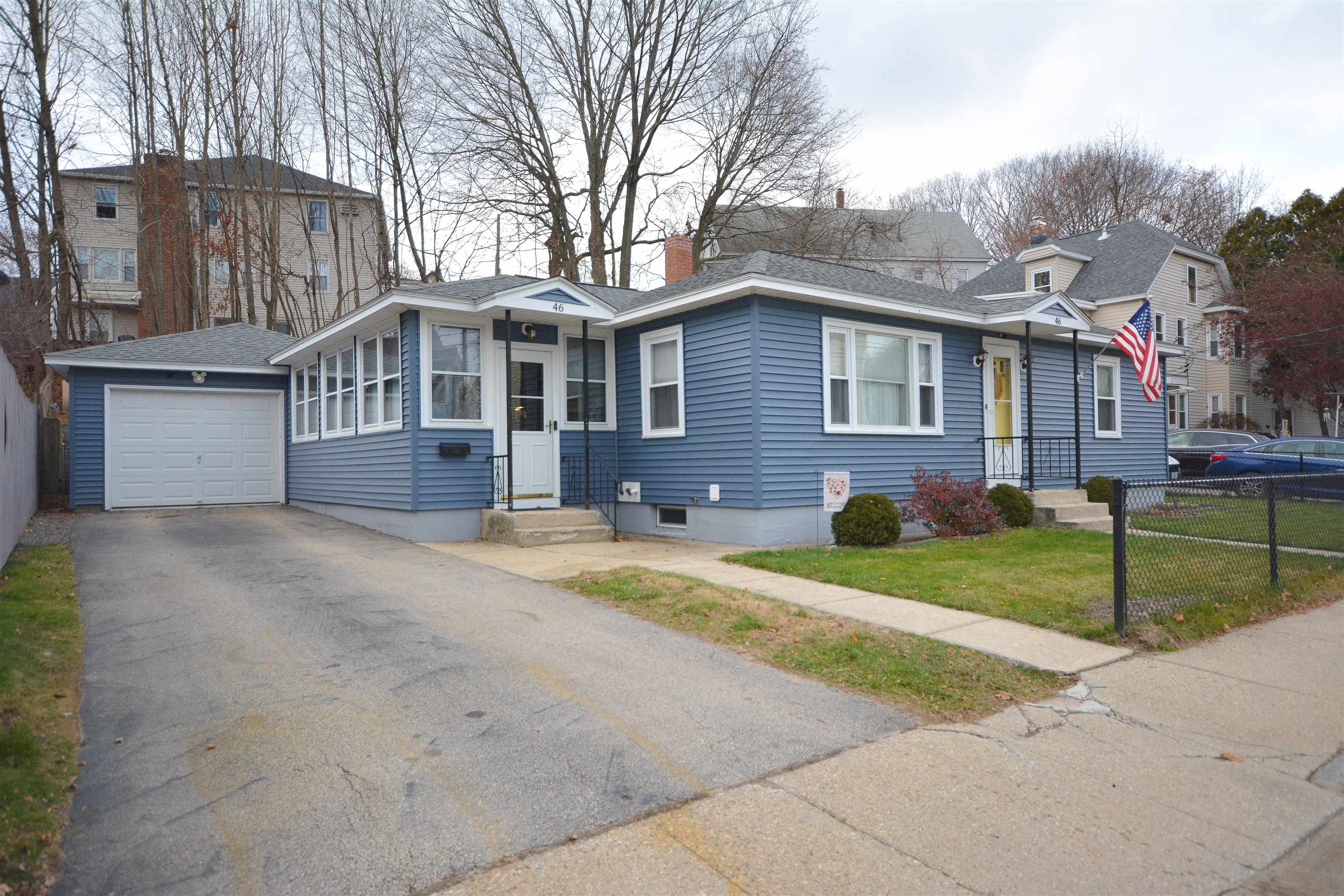 46 Perham Street Nashua, NH 03064 - Photo 2 of 31