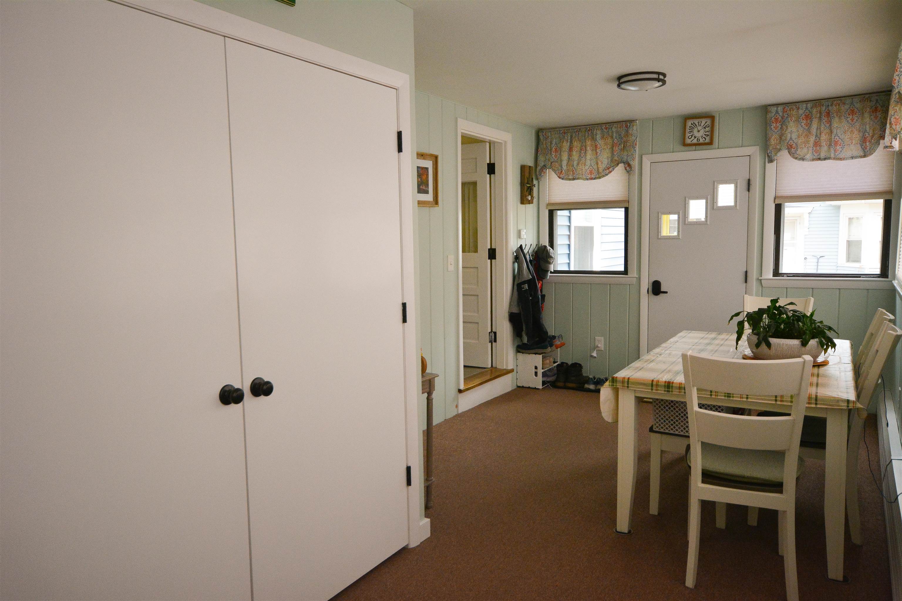 46 Perham Street Nashua, NH 03064 - Photo 5 of 31