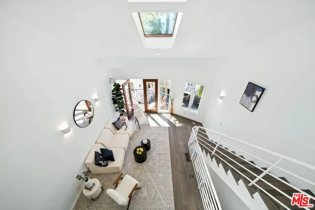 $1,399,000 | 2454 4th Street, Unit 4, Santa Monica, CA 90405