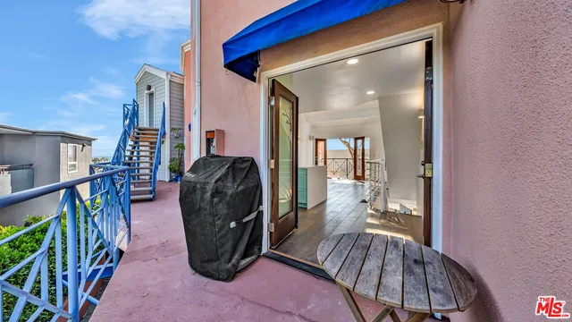 $1,399,000 | 2454 4th Street, Unit 4, Santa Monica, CA 90405