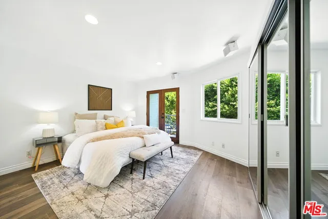 $1,399,000 | 2454 4th Street, Unit 4, Santa Monica, CA 90405
