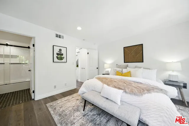 $1,399,000 | 2454 4th Street, Unit 4, Santa Monica, CA 90405