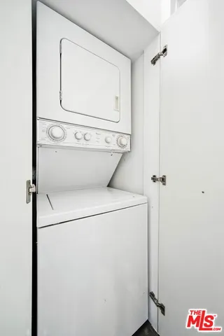 $1,399,000 | 2454 4th Street, Unit 4, Santa Monica, CA 90405