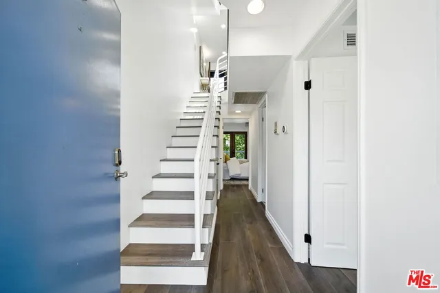 $1,399,000 | 2454 4th Street, Unit 4, Santa Monica, CA 90405