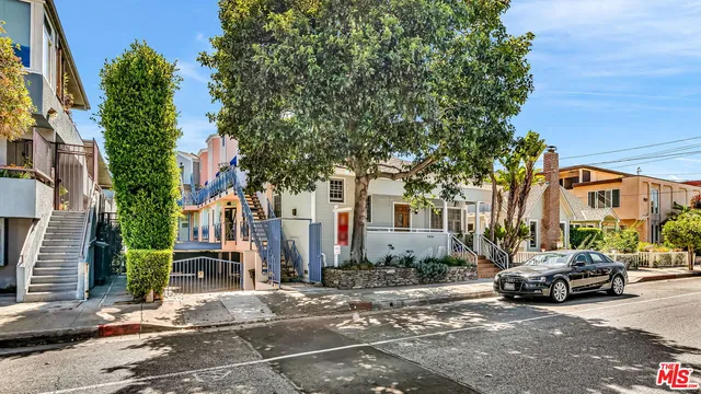 $1,399,000 | 2454 4th Street, Unit 4, Santa Monica, CA 90405