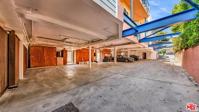 $1,399,000 | 2454 4th Street, Unit 4, Santa Monica, CA 90405
