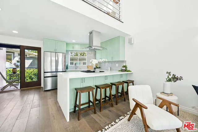 $1,399,000 | 2454 4th Street, Unit 4, Santa Monica, CA 90405