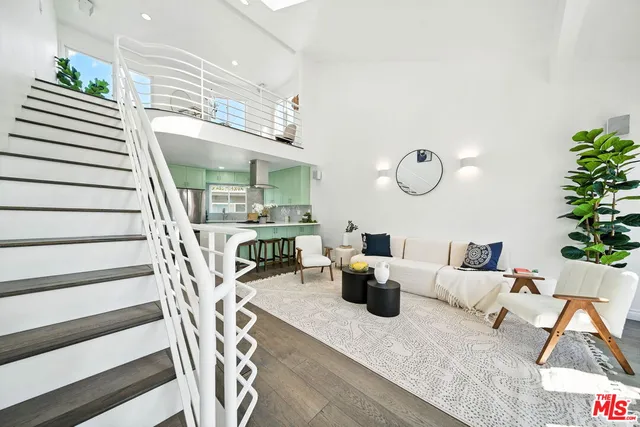 $1,399,000 | 2454 4th Street, Unit 4, Santa Monica, CA 90405