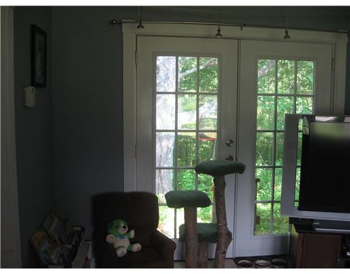 75 Ocean Park Road Saco, ME 04072 - Photo 5 of 11 Living Room.