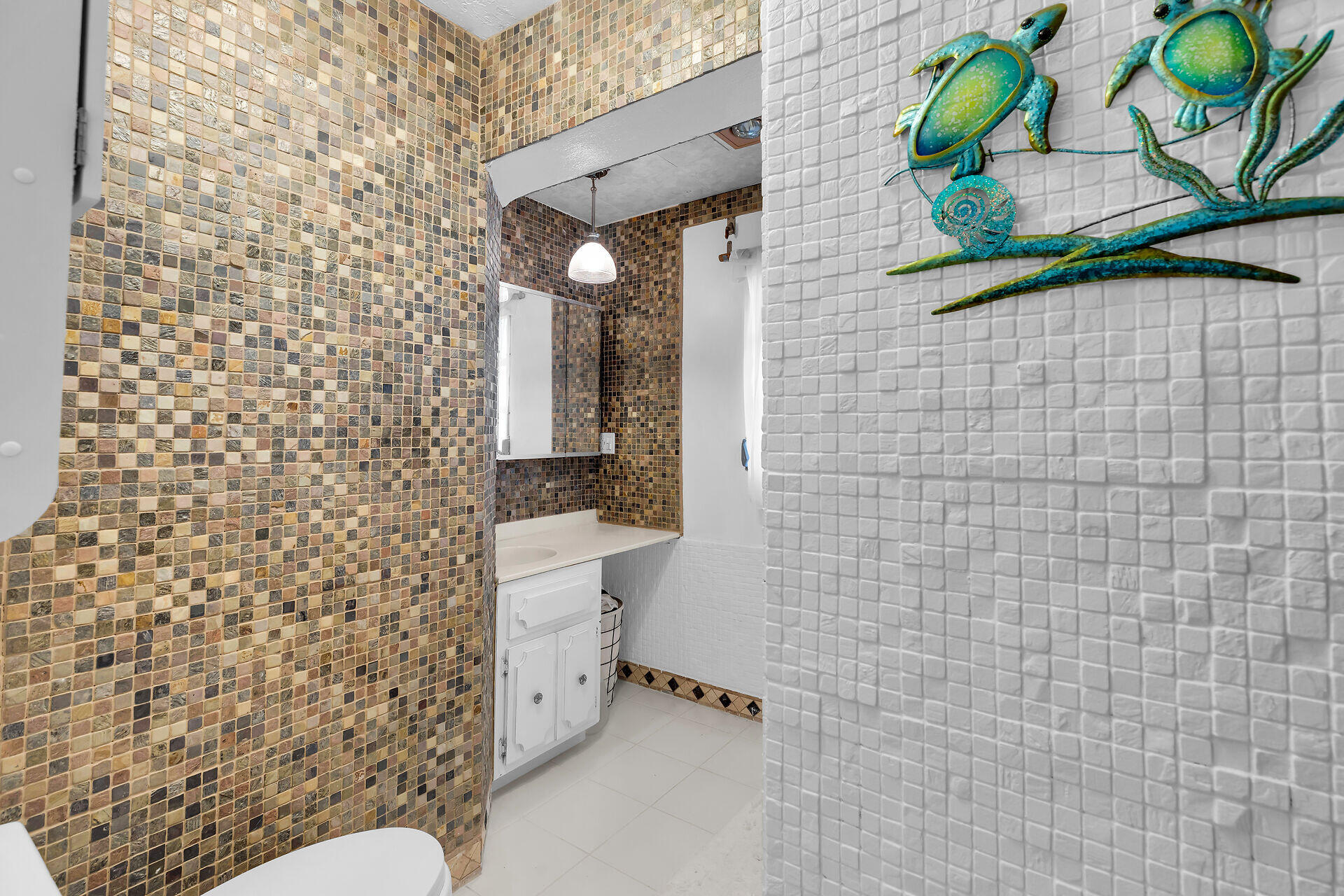 42 Treasure Road Marathon, FL 33050 - Photo 11 of 70 Primary Bathroom