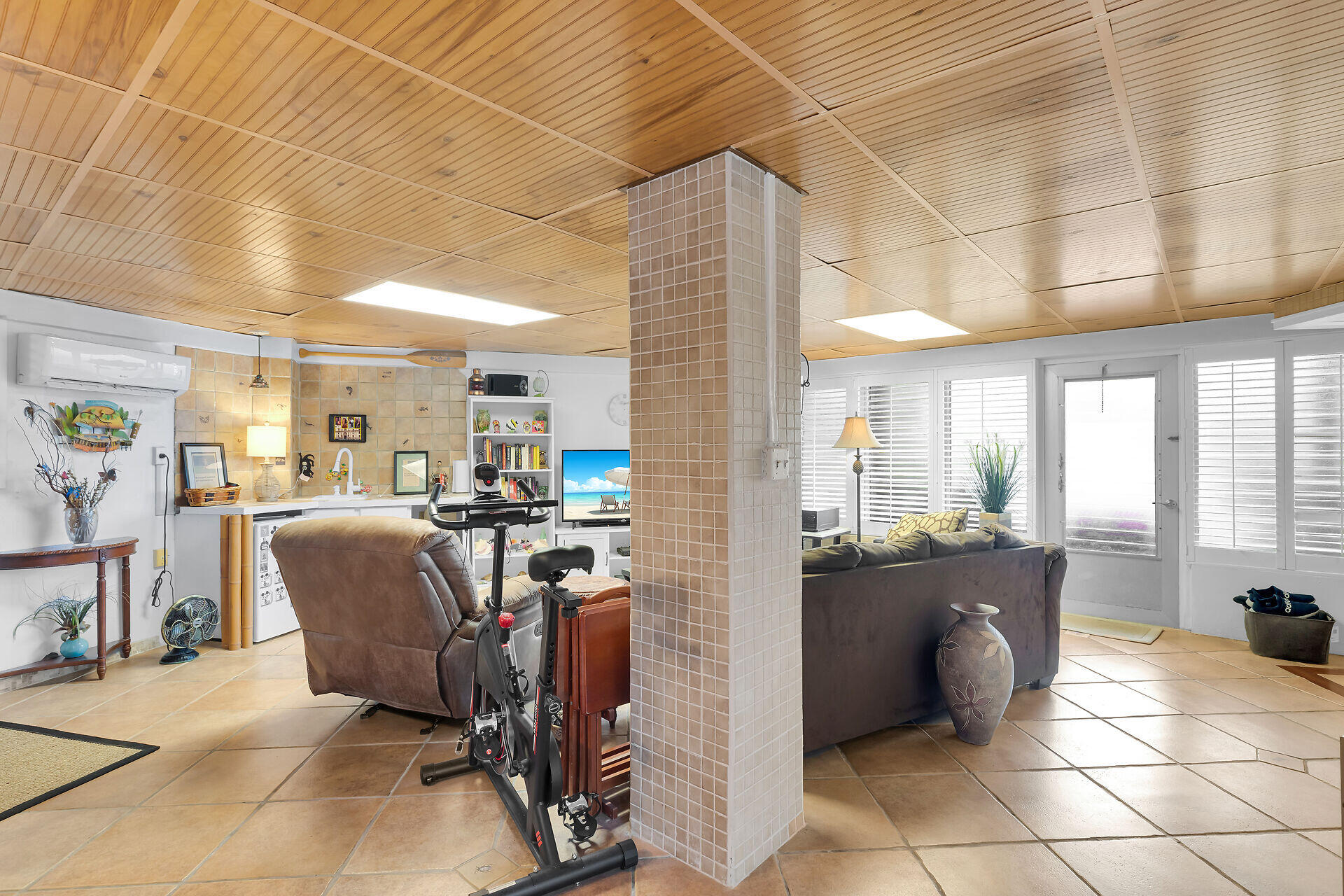 42 Treasure Road Marathon, FL 33050 - Photo 29 of 70 Downstair Second Living Room