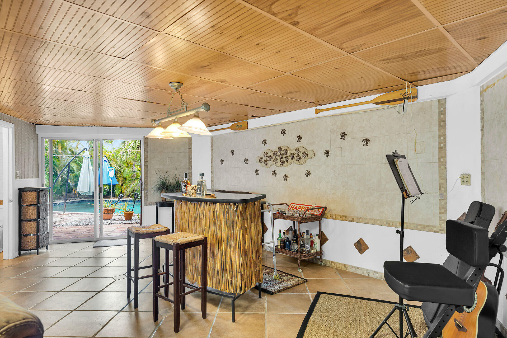 42 Treasure Road Marathon, FL 33050 - Photo 30 of 70 Donwstairs Living Room