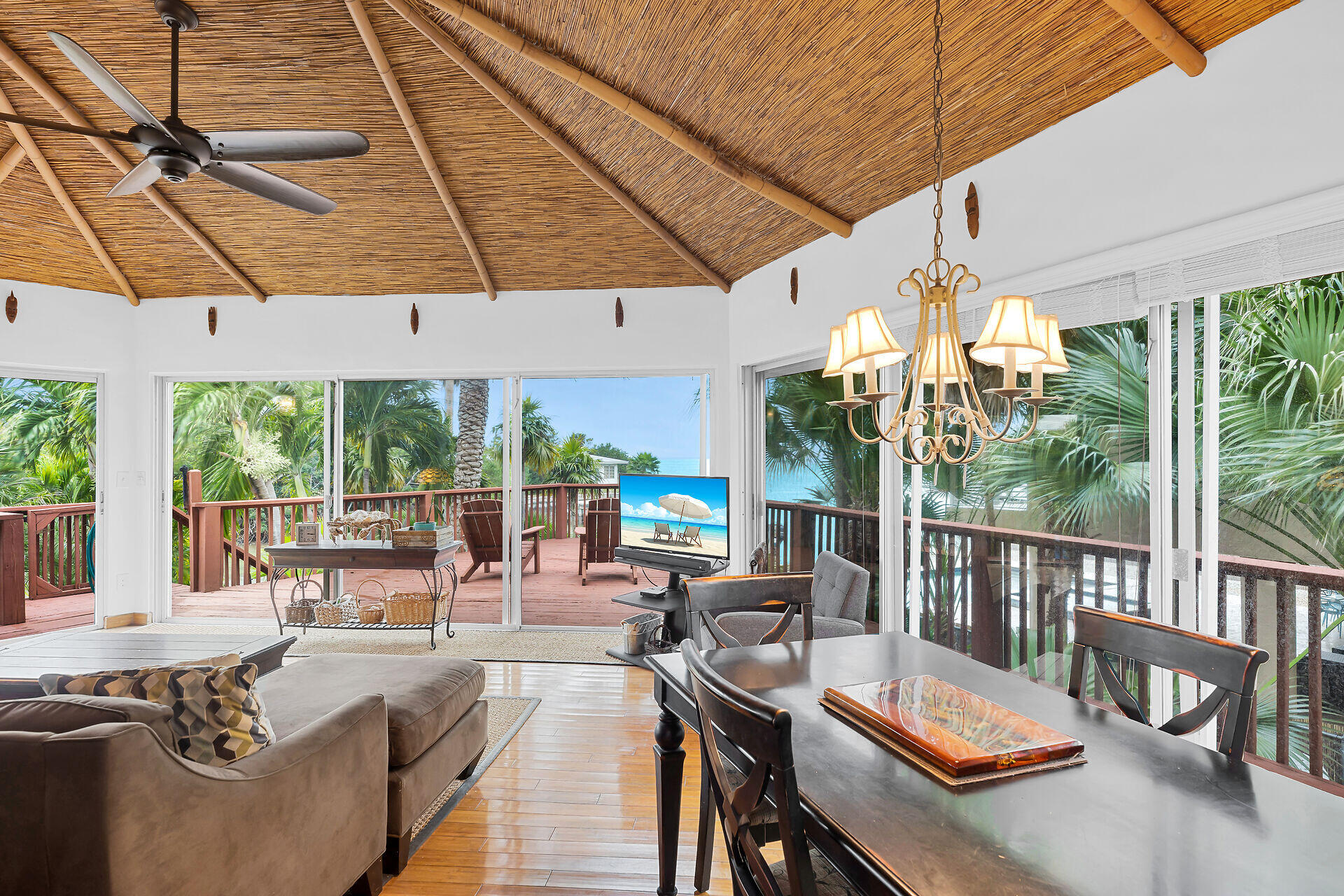 42 Treasure Road Marathon, FL 33050 - Photo 8 of 70 Living Room