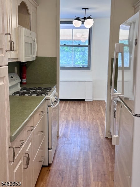 530 Valley Road, Unit 3S Montclair, NJ 07043 - Photo 10 of 22 Gallery Image 10