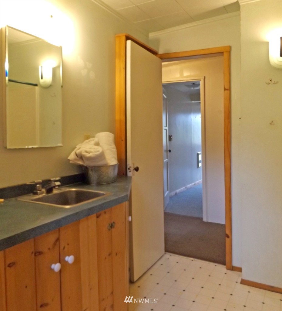 683 Lotzgesell Road Sequim, WA 98382 - Photo 13 of 24