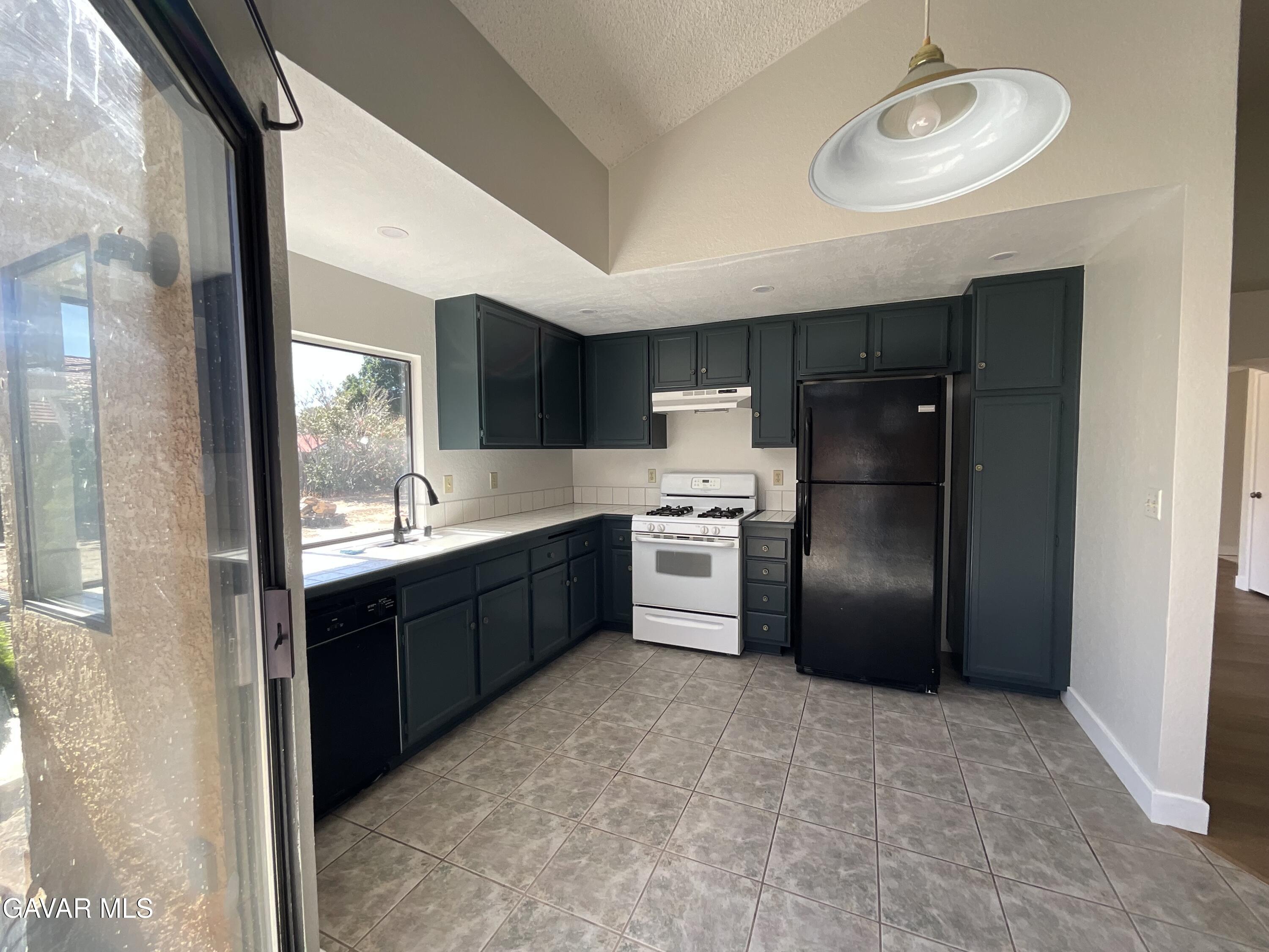 37539 Rose Street Palmdale, CA 93552 - Photo 11 of 26 IMG_1240