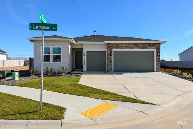 $639,000 | 2580 North Leatherwood Avenue, Star, ID 83669
