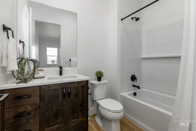 $639,000 | 2580 North Leatherwood Avenue, Star, ID 83669