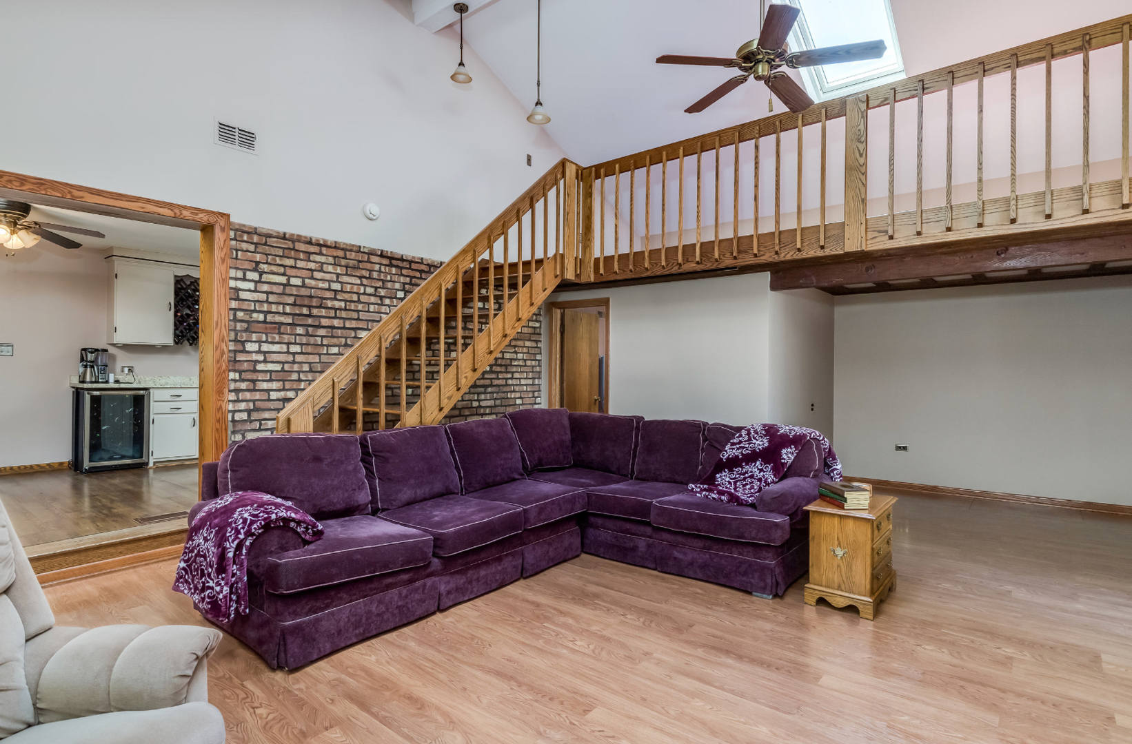 17-w072 Deerpath Road Wood Dale, IL 60191 - Photo 14 of 28 a living room with furniture