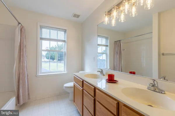 $727,900 | 20 Hummingbird Lane, Newark, DE 19711