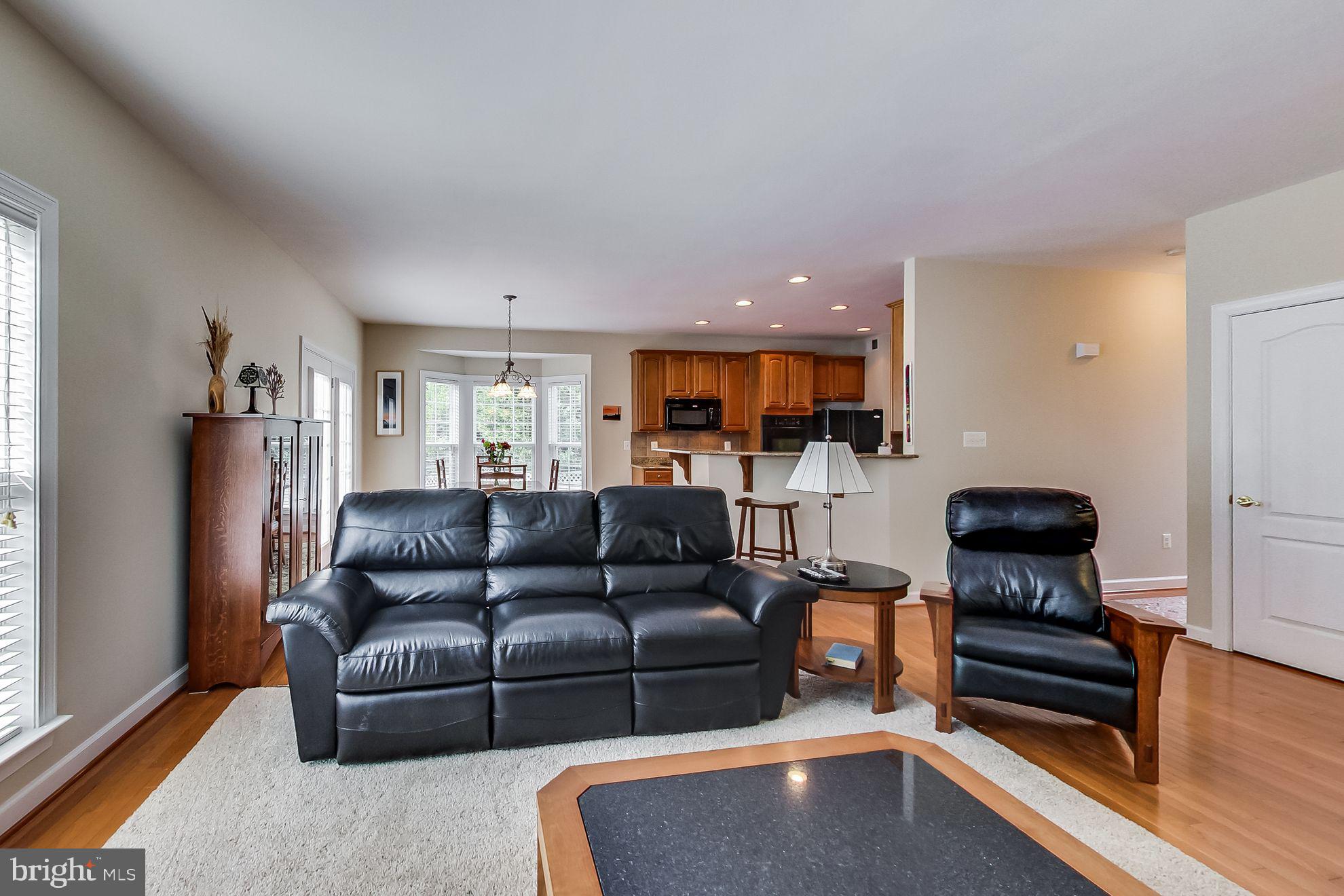 612 Crawfords Ridge Road Odenton, MD 21113 - Photo 3 of 53 Living Room