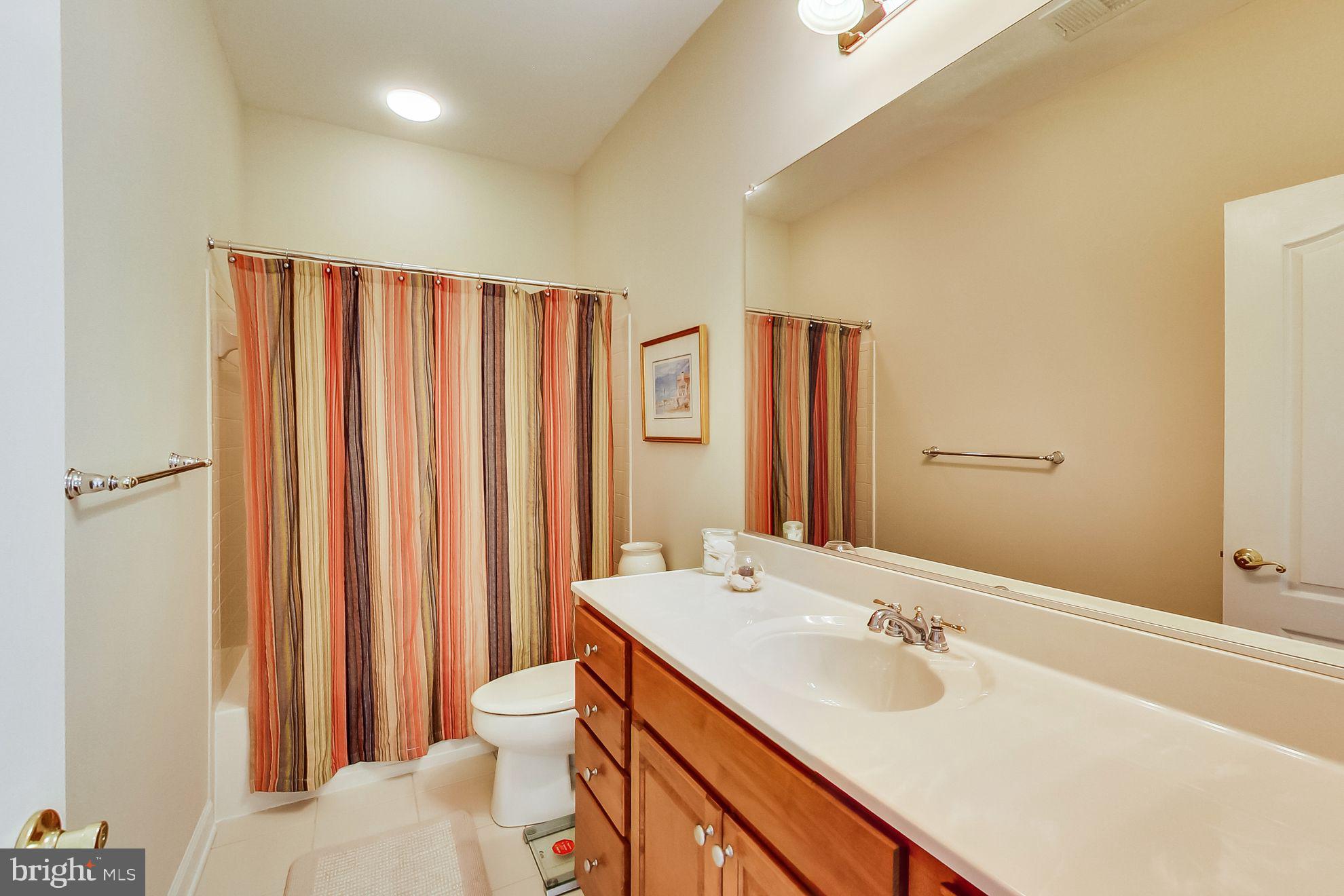 612 Crawfords Ridge Road Odenton, MD 21113 - Photo 32 of 53 Full Hallway Bathroom