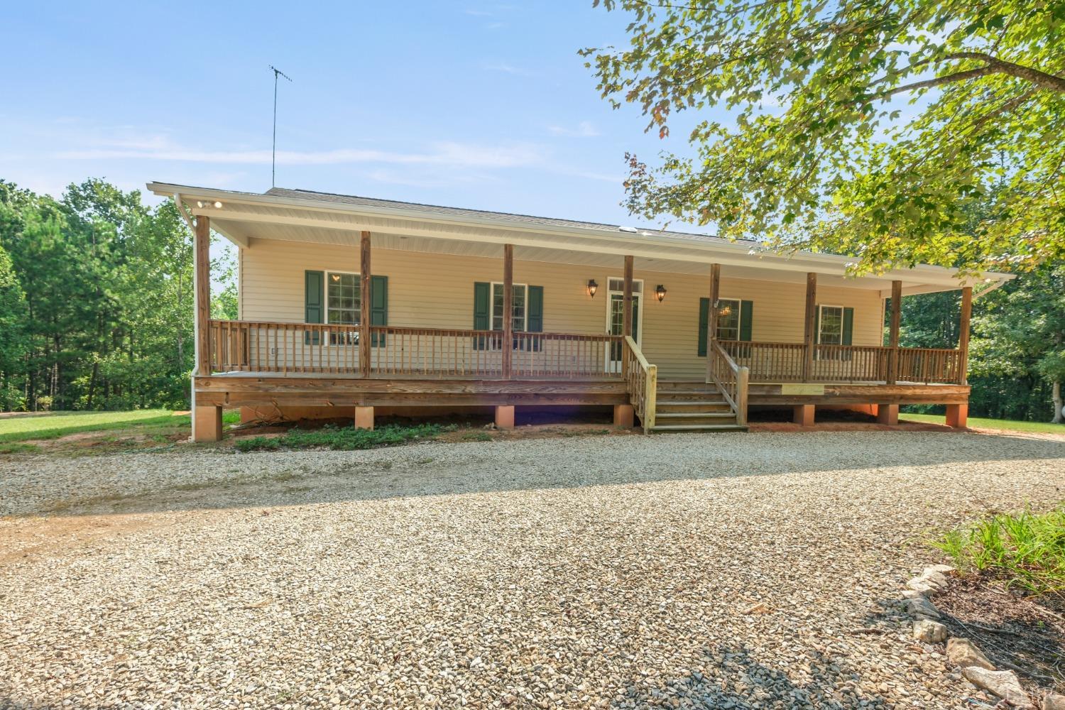 504 Scotts Bottom Road Dillwyn, VA 23936 - Photo 1 of 20