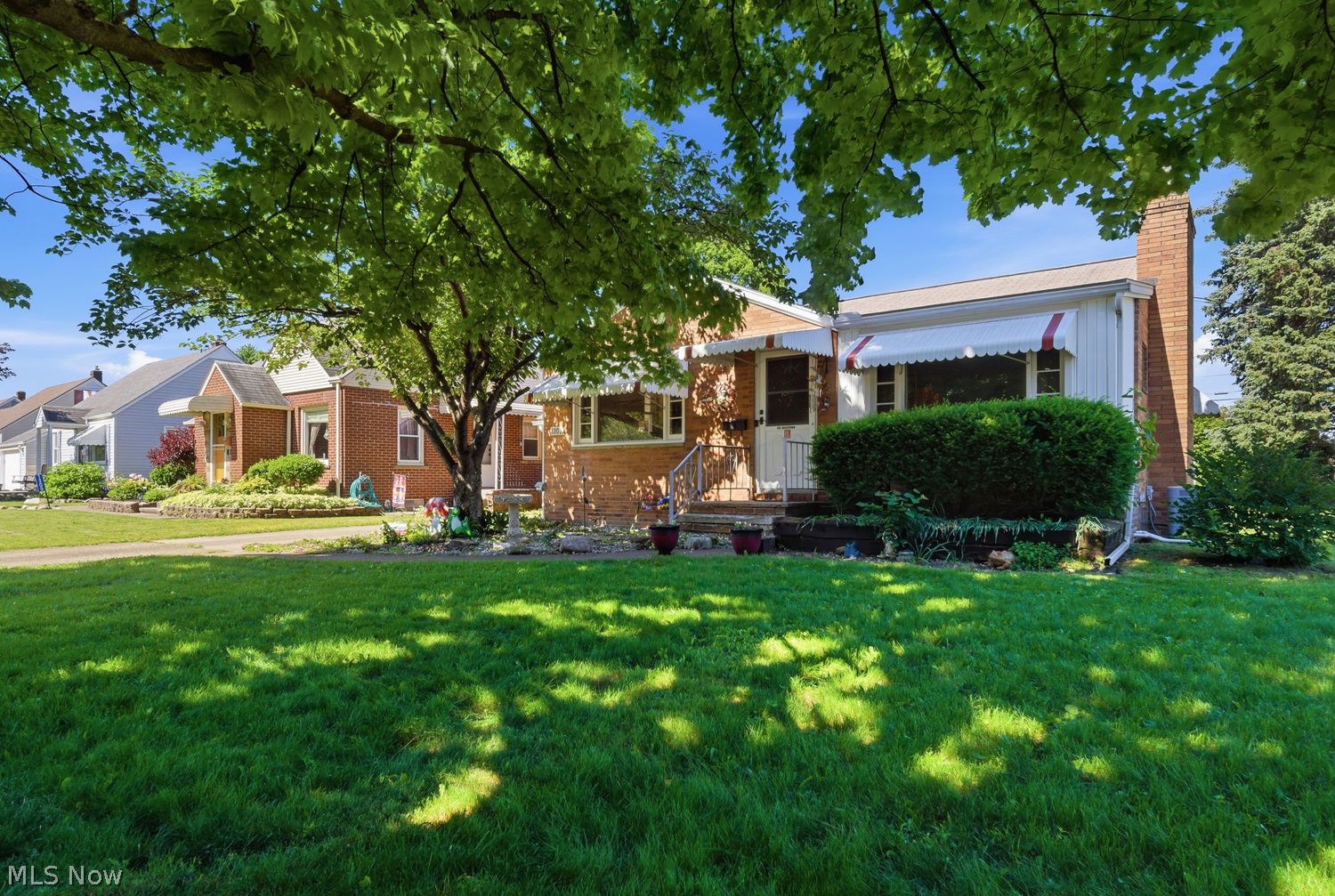 1303 Manor Avenue Southwest Canton, OH 44710 - Photo 2 of 29