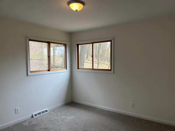 $449,900 | 2550 Bewell Avenue Southeast, Lowell, MI 49331