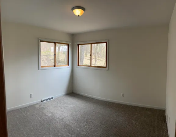 $449,900 | 2550 Bewell Avenue Southeast, Lowell, MI 49331